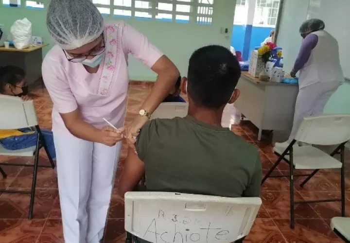 El 52.81% de los reportes de la vacuna de Pfizer fueron eventos clasificados como moderados. Foto: Foto Minsa