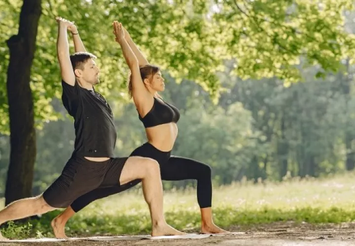 La clase de yoga tendrá lugar en el exterior de la Casa Museo, el 19 de marzo. Foto: Ilustrativa / Freepik