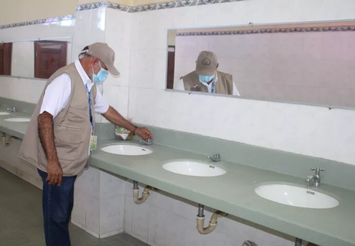   El acueducto podría tener algún problema que ahora afecta la salud de algunas de las estudiantes. Foto: Melquiades Vásquez