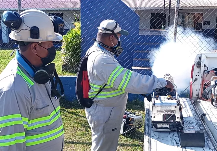 Se realizan operativos de fumigación en conjunto con municipios y la empresa privada. Foto: Eric A. Montenegro