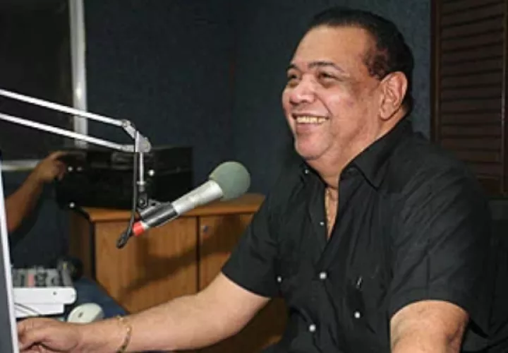 Andrés Vega 'Domplín' inició en el mundo de la radiodifusión por equivocación. Foto: Twitter 