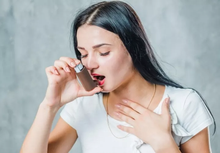 El inhalador  genera una percepción errada de que están controlando la enfermedad. Foto: CSS