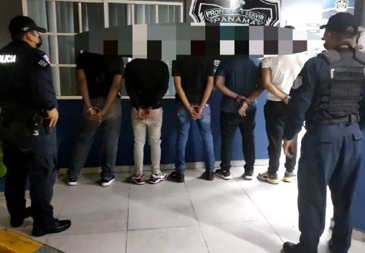 La Policía Nacional los capturó cuando intentaban llevarse un cajero automático. Foto: Policía Nacional