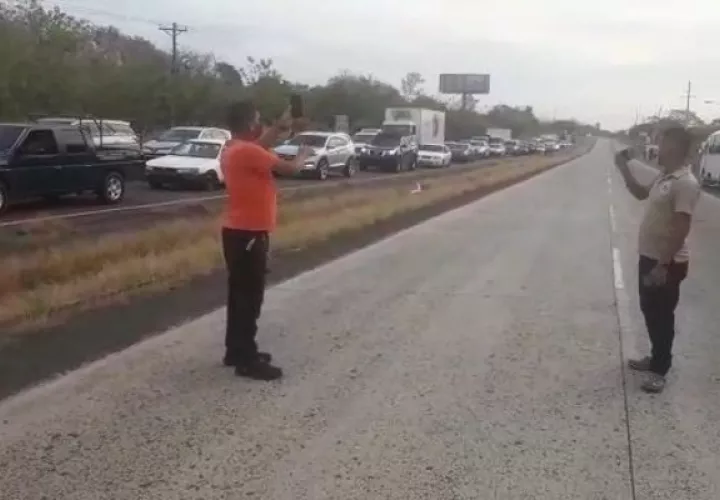 Los transportistas precisan que no soportan un alza más en el precio del combustible.