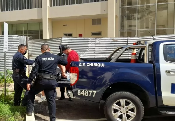 Los tres costarricenses fueron trasladados bajo estrictas medidas de seguridad a al Centro Penitenciario de Chiriquí, donde permanecerán hasta día que sean entregados a las autoridades de su país. Foto. José Vásquez