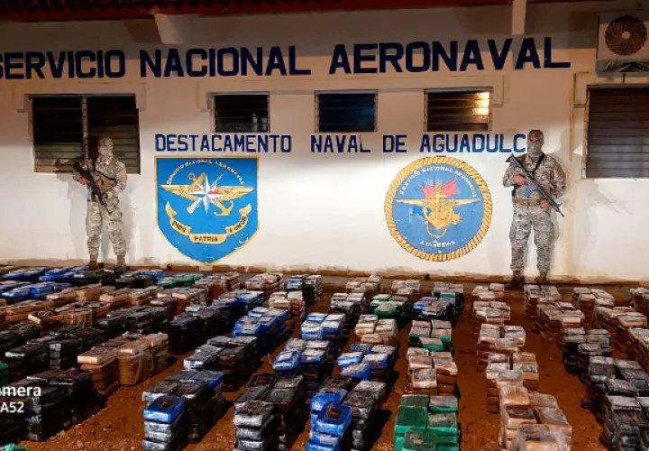 El pasado 14 de abril del presente año, al Sur de Farallon, corregimiento de Río Hato, distrito de Antón, provincia de Coclé, donde fueron detenidos tres ciudadanos de nacionalidad panameña y un colombiano dentro de una embarcación con 24 bultos que contenían un total de 1,105 paquetes de drogas. Foto. Senan