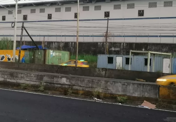 Consideran que la construcción de comercios en las servidumbres podrían causar inundaciones en el área. Foto. Diomedes Sánchez