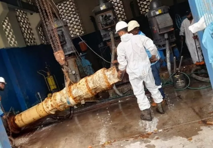 Los trabajadores aseguran que no cuentan con las herramientas adecuadas para realizar sus labores. Foto. Diomedes Sánchez