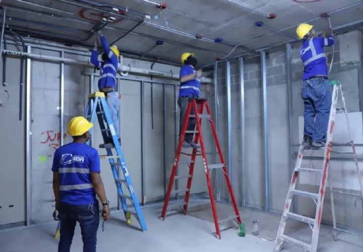 Proyectos como la conclusión de la Ciudad de la Salud, previsto para durar dos años, ha dado oportunidad de empleo a panameños.  Foto: Cortesía CSS