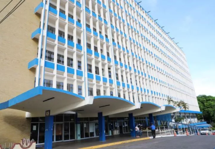 Los diferentes gobiernos le han dado larga a la crisis de la CSS por temor al costo político. Foto: Grupo Epasa