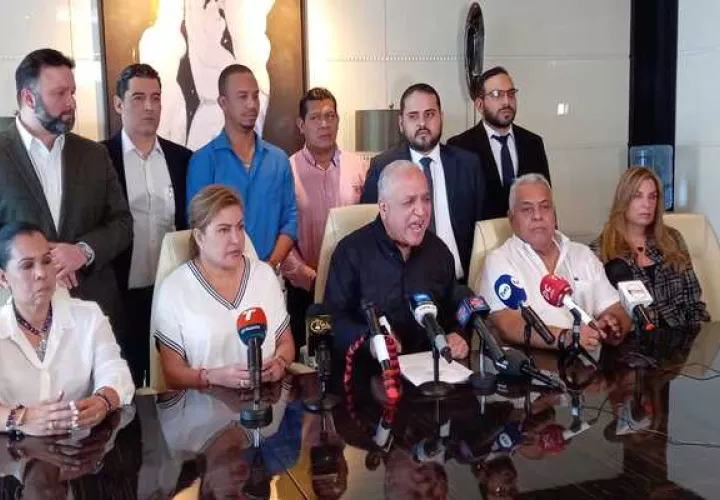 Dirigencia del partido Realizando Metas. Foto: Víctor Arosemena