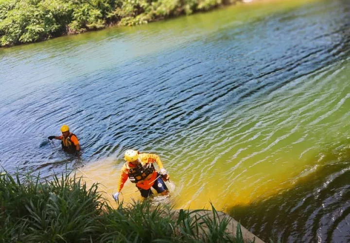 El cuerpo de un hombre apareció flotando en el Río Chico de Natá. Foto: Cortesía Sinaproc