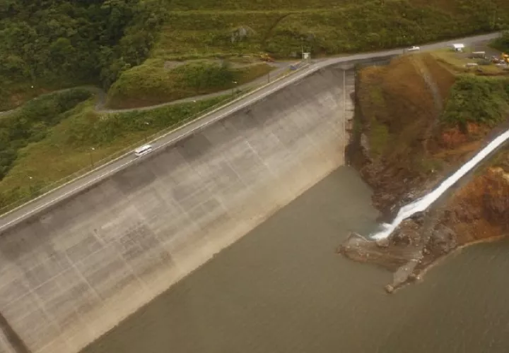 La central Fortuna, ubicada en Chiriquí, es la más grande del país con capacidad de 300 megawatts; opera desde 1984 y desde 2006 es manejada por Enel Green Power.  Foto: Archivo 