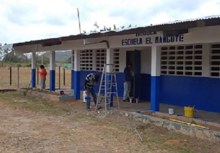 La reapertura de la escuela fue solicitada por padres de familia. Foto: Eric A. Montenegro