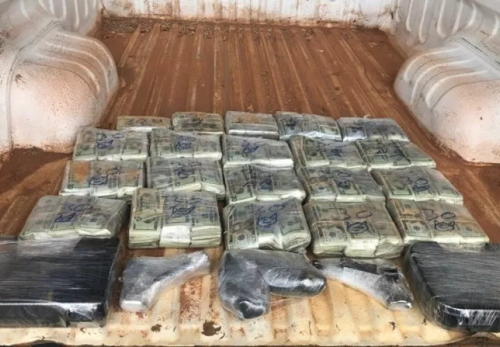 El dinero fue encontrado en un auto con doble fondo con rumbo a la ciudad capital. Foto. Ministerio Público