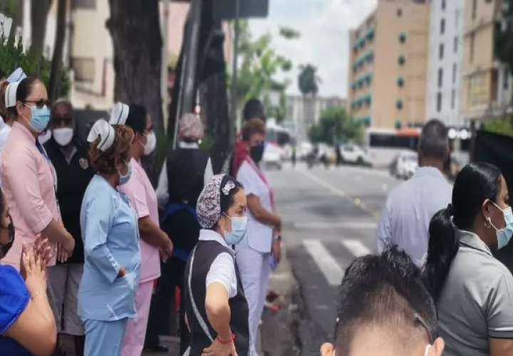 El personal del HST ha realizado protestas todos los mediodías en contra de esta iniciativa. Foto: Cortesía HST