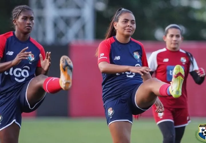 Laurie Batista (der.) en los entrenamientos. Foto: Fepafut