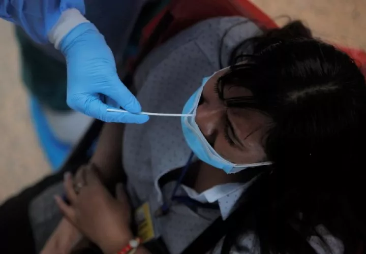 Hay 7 pacientes hospitalizaos por el coronavirus en Unidades de Cuidados Intensivos (UCI). Foto: EFE