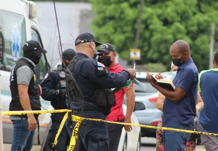 José Francisco Briones Orozco, alias "Rasta",  fue asesinado a balazos mientras se encontraba junto a su hijo, de ocho años, en una parada de autobús ubicada en el corregimiento de Barrio Balboa, en La Chorrera, provincia de Panamá Oeste. Foto. Eric Montenegro