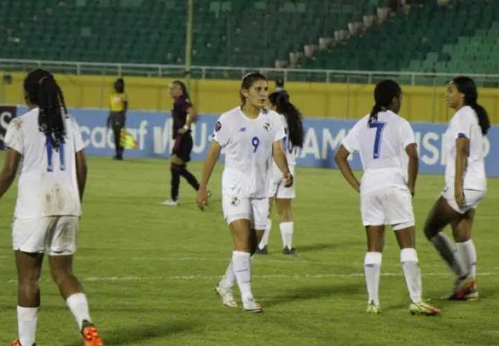 Chicas de Panamá lamentan la derrota contra México. Foto:Fepafut