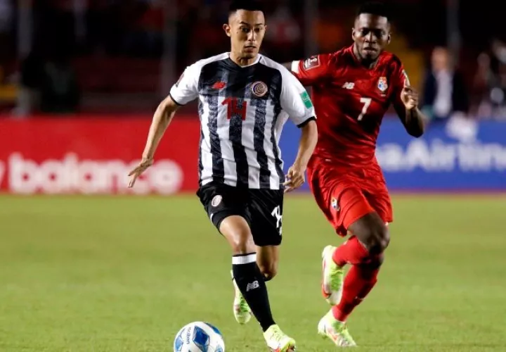  Jimmy MarÍn de Costa Rica y José Luis 'Puma' Rodríguez de Panamá. Foto:EFE