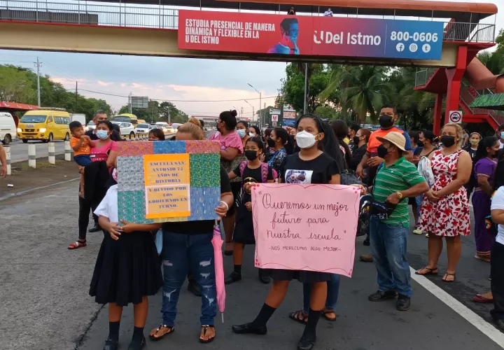 Reclaman construcción de nuevas aulas escolares, entre otras mejoras. Foto: Melquiades Vásquez