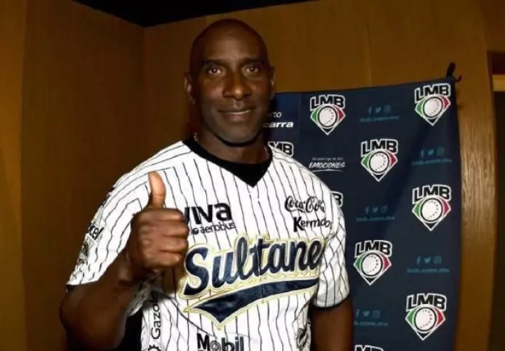 El piloto panameño dirige a los sultanes de Monterrey. Foto: Twitter
