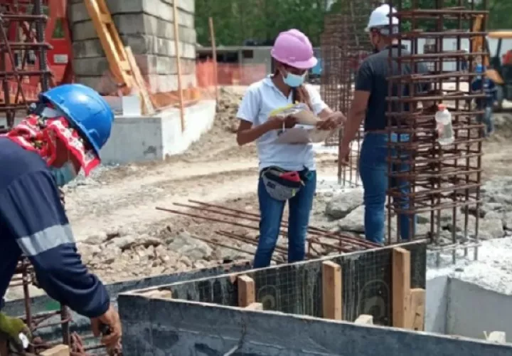 Los trabajos se encuentran en colocación de zapatas y vigas sísmicas. Foto: Diomedes Sánchez