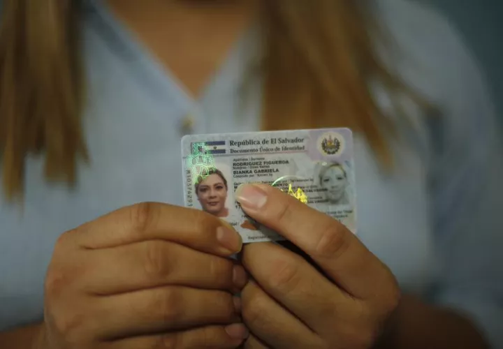 Bianka Rodríguez, mujer y activista trans, ve un precedente importante para las personas trans de El Salvador.