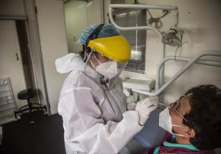 Las variantes producirían síntomas similares a ómicron. Foto: EFE