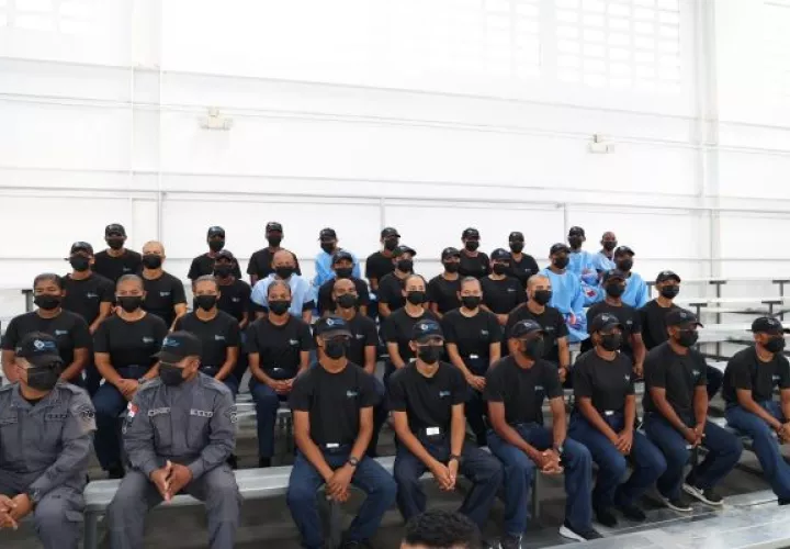 La ocasión fue propicia para realizar un homenaje póstumo al que fuera director del Sistema Penitenciario “Andrés Gutiérrez Bonilla”. Foto: Cortesía Mingob