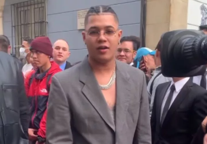 'El Boza' en la alfombra roja. Foto: Instagram / @sonymusiccol