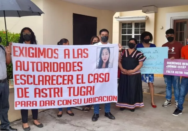 Un grupo de familiares y amigos de Astri clamaban por justicia y pedían que le cayera todo el peso de la ley a la persona responsable por la privación de libertad y piden que por favor la devuelvan con vida. Foto. José Vásquez