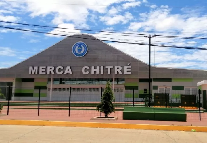 El próximo 6 de mayo es la fecha anunciada por las autoridades para la apertura del Merca Chitré, ubicado en un punto estratégico en la vía hacia Los Santos. Foto. Thays Domínguez