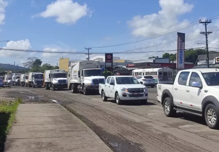 La concentración de esta caravana inició a las 9:00 a.m., saliendo de la Junta Comunal de Sabanitas hacia la ciudad de Colón. Foto. Diomedes Sánchez