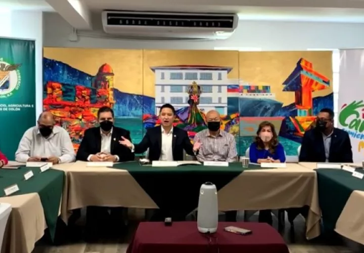 Michael Chen, presidente de la Cámara de Comercio de Colón, hizo un llamado junto a los empresarios de otros gremios empresariales para que se tomen acciones para sacar adelante a la provincia de Colón. Foto. Diomedes Sánchez