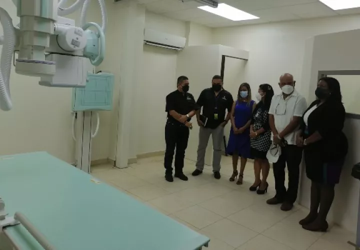 Según cifras de la entidad de salud unas 3,500 personas acuden anualmente para recibir el servicio de radiología. Foto. Diomdes Sánchez