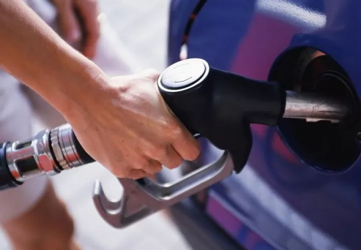 MEF busca recursos para subsidiar precio del combustible para transportistas. Foto: Archivos
