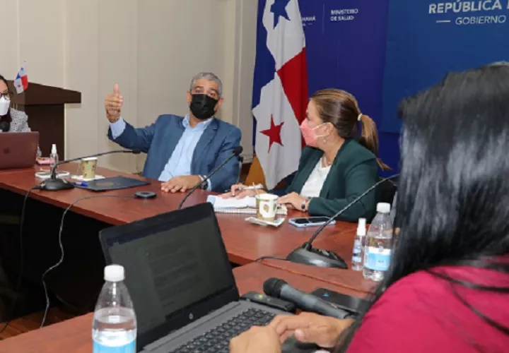 La ministra Gorday dijo que la decisión de suspender clases se verá por cada plantel, de acuerdo con los indicadores en el número de casos. Foto: Cortesía Minsa