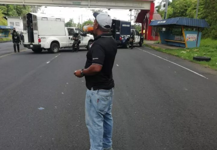 La provincia de Colón desde el pasado lunes está paralizda por protestas y manifestaciones, donde agrupaciones exigen al Gobierno Nacional reactivación de las obras y mejor calidad de vida.