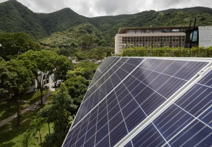 China representó el 46% en la instalación de nuevas capacidades renovables del total mundial en 2021. Foto: EFE