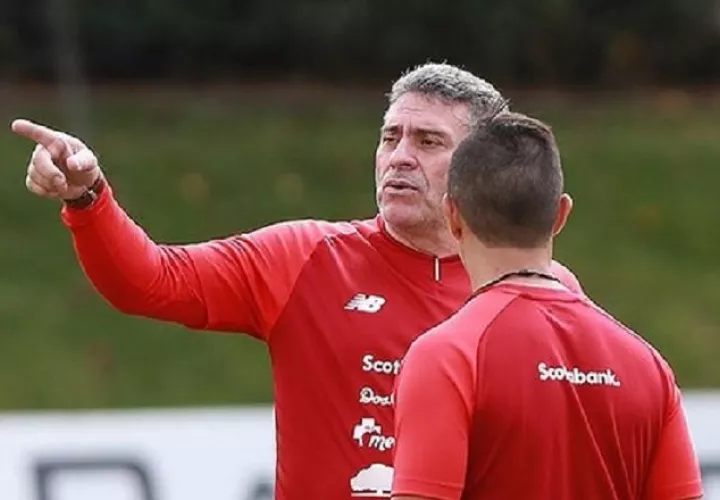 Luis Fernando Suárez, técnico de Costa Rica. Foto: Twitter