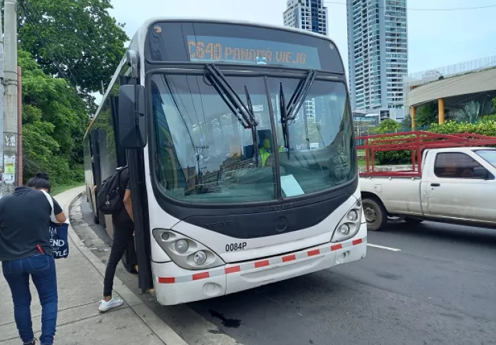 Los cambios obedecen a la reducción de la flota operativa de la empresa, por los problemas para conseguir repuestos para los buses. Foto: Francisco Paz