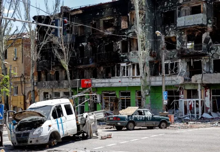 Hasta 20,000 civiles habían muerto en la ciudad desde el comienzo de la invasión rusa, el pasado 24 de febrero en Mariúpol. Foto: EFE
