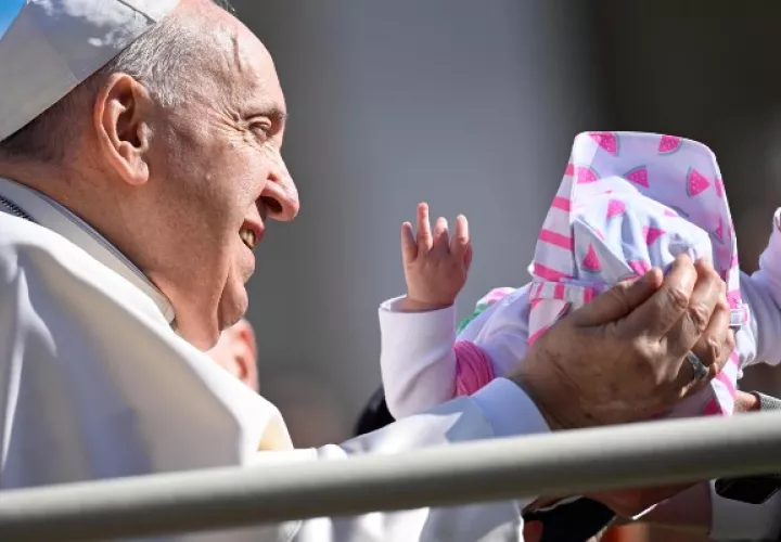 Francisco realizó esta reflexión en un mensaje enviado a los Estados Generales de la Natalidad. Foto: EFE