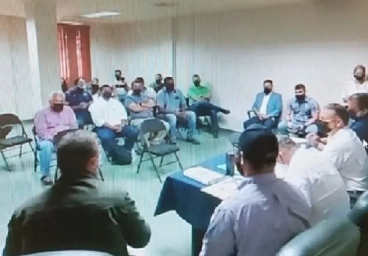 Una comisión de alto nivel se reunió en la Gobernación de la provincia de Chiriquí, Foto: Mayra Madrid 