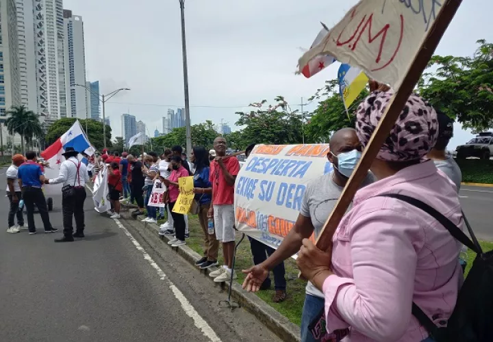 La protesta se realizó en la Avenida Balboa entre las calles 27 y 28, cerca de la sede del PRD. Foto: Francisco Paz