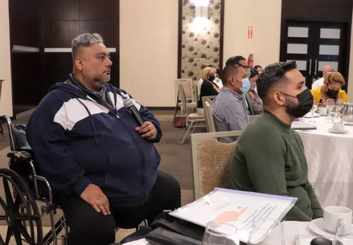 Autoridades del Ministerio de Salud reconocen la necesidad de revisar la normativa que limita la participación de personal no laboratorista en la aplicación de pruebas VIH. Foto: Cortesía