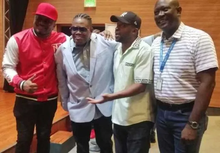 Personalidades del reggae durante el evento. Foto. Crítica