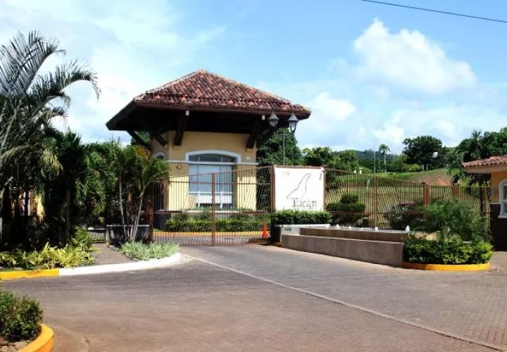 Tucán todavía realiza promociones de un proyecto residencial con cancha de golf, no así como un hotel que es lo que exige el registro nacional de turismo. Víctor Arosemena